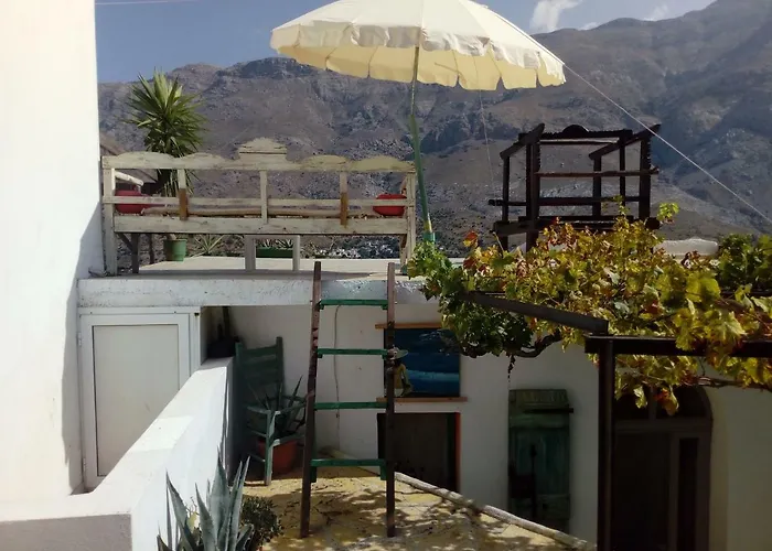 Traditional Art House * Akoumia