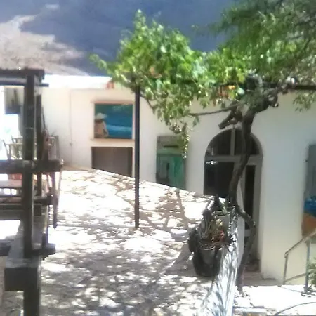 Traditional Art House بيت للعطل