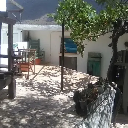 Traditional Art House Ferienhaus