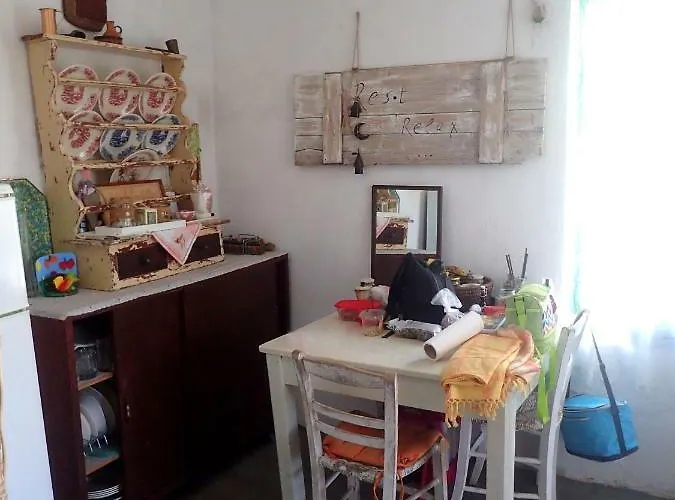 Traditional Art House * Akoumia